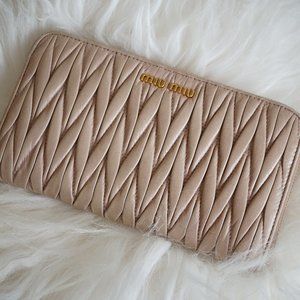 Miu Miu matelassé wallet - Calf Leather